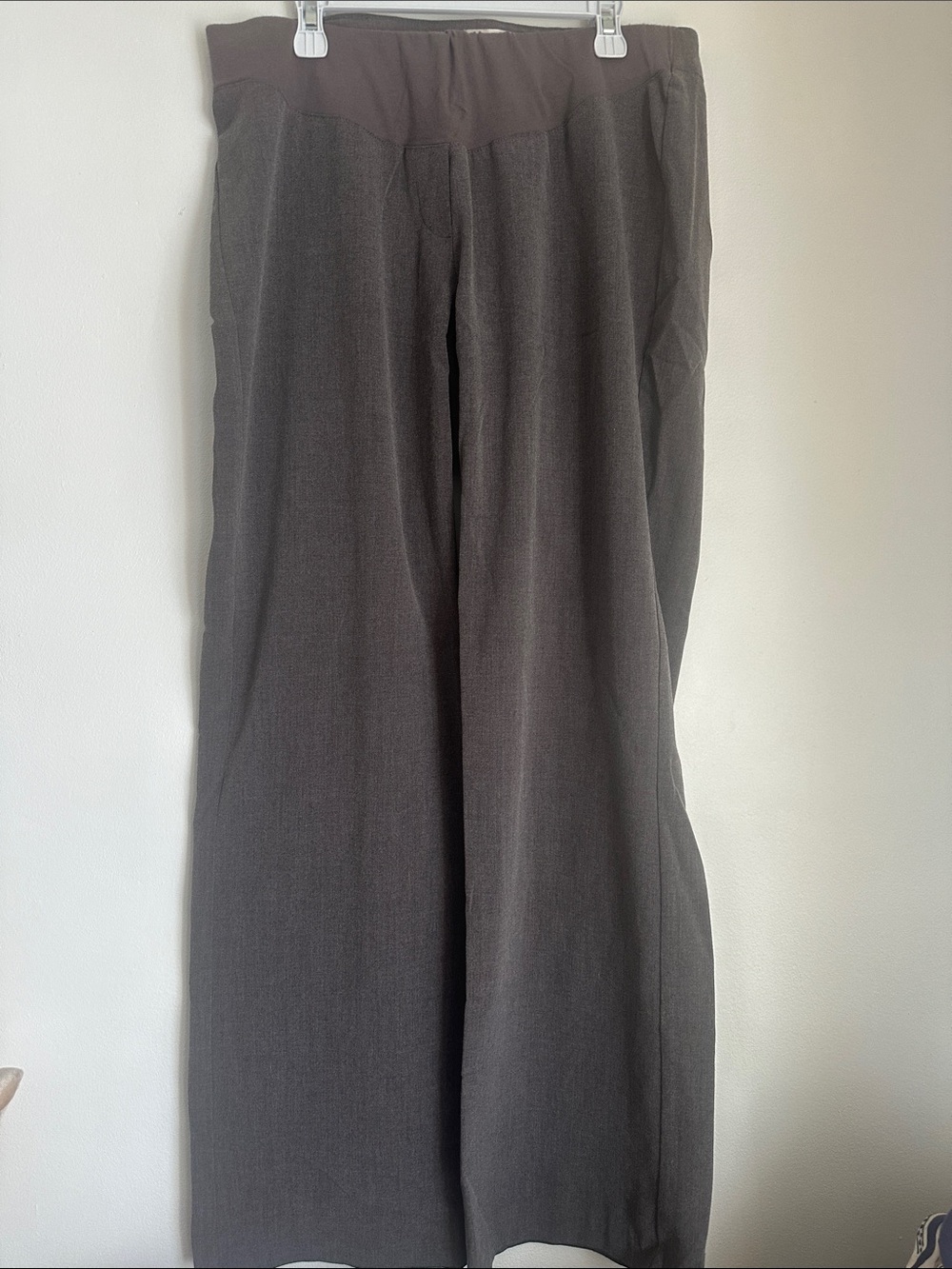 Three Seasons Maternity Gray Wide-Leg Maternity Joggers size M